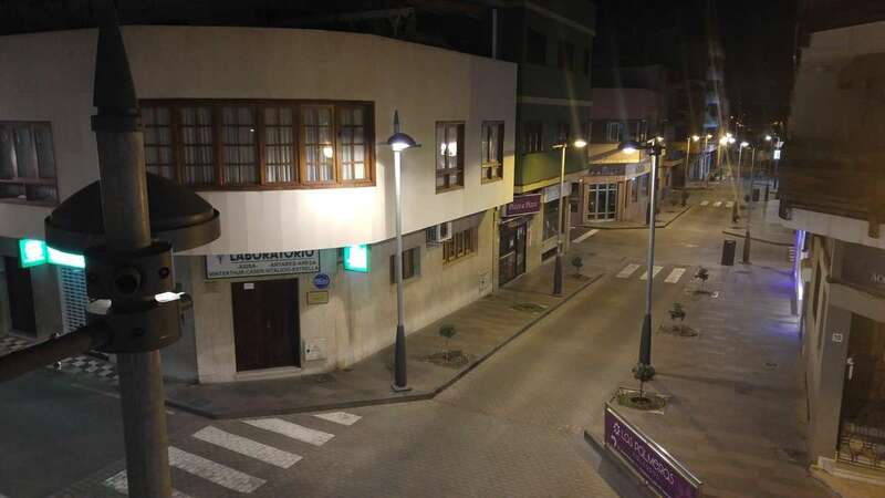 Calle desierta en Telde durante el desconfinamiento (Foto TA)